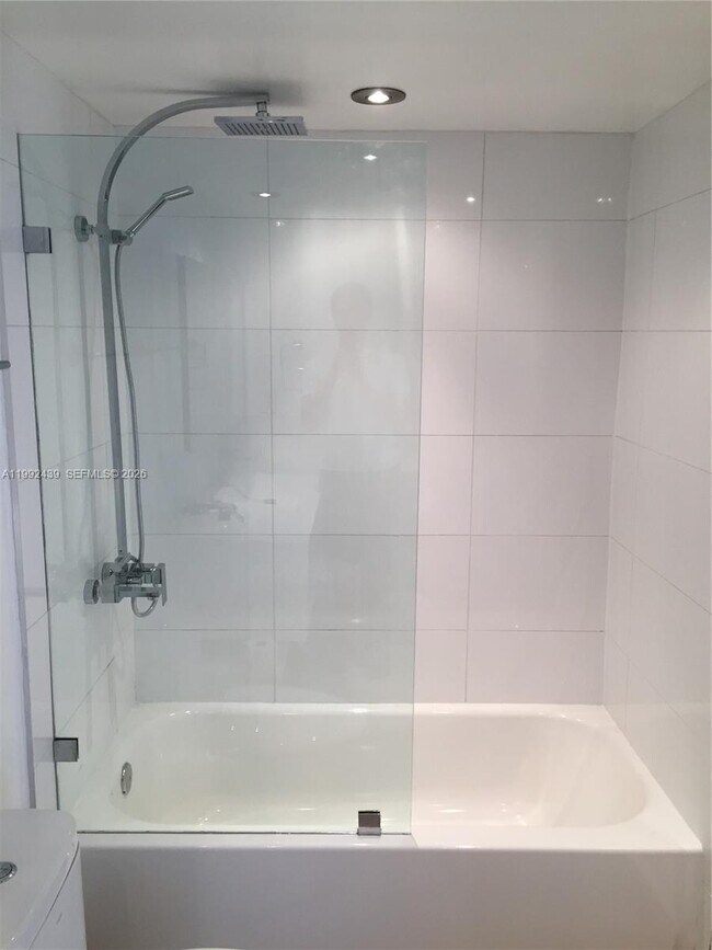 Building Photo - 1688 West Ave