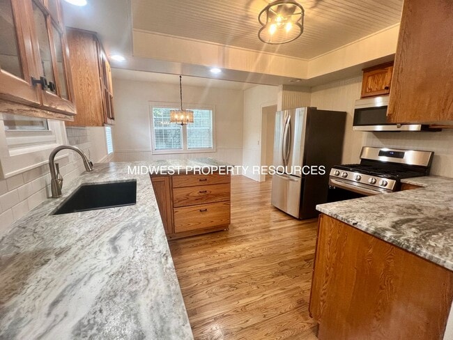 Building Photo - Amazing 4 Bedroom Home!