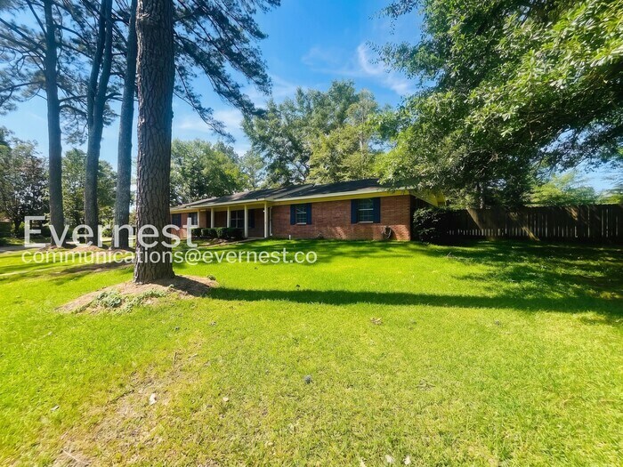 Building Photo - 114 Rollingwood Dr