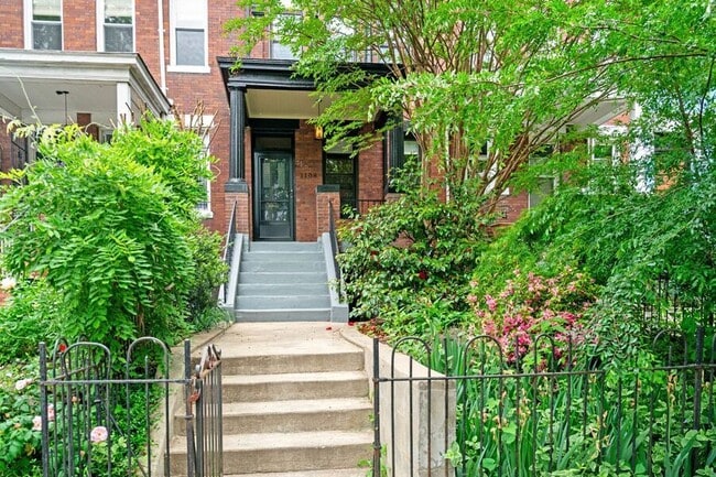 Building Photo - 1108 Lamont St NW