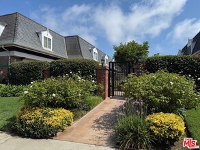 Building Photo - 8130 Redlands St