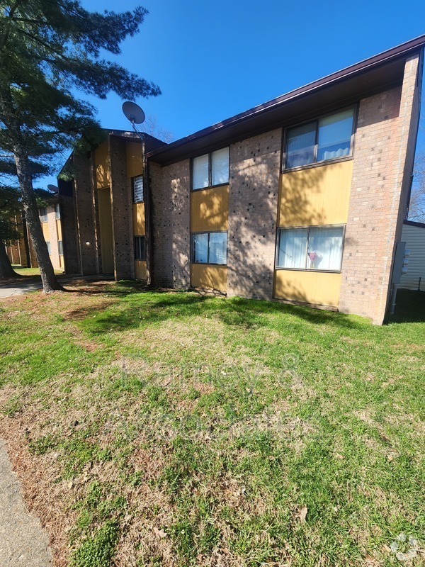 Building Photo - 7050 Wildwood Cir
