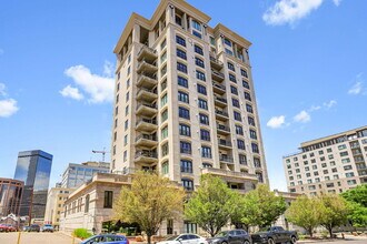 Building Photo - $2,945.00 stunning 2-bedroom, 2-bathroom i...