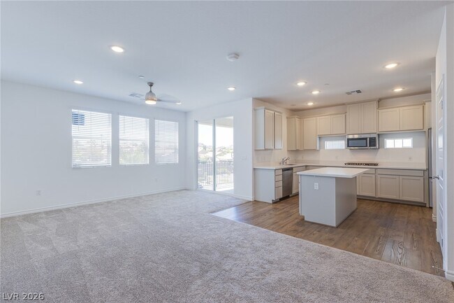 Building Photo - 2555 Hampton Rd