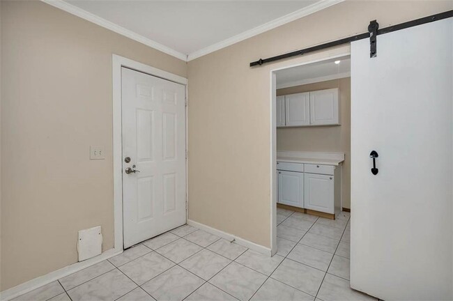 Building Photo - 2908 Mimosa Rd