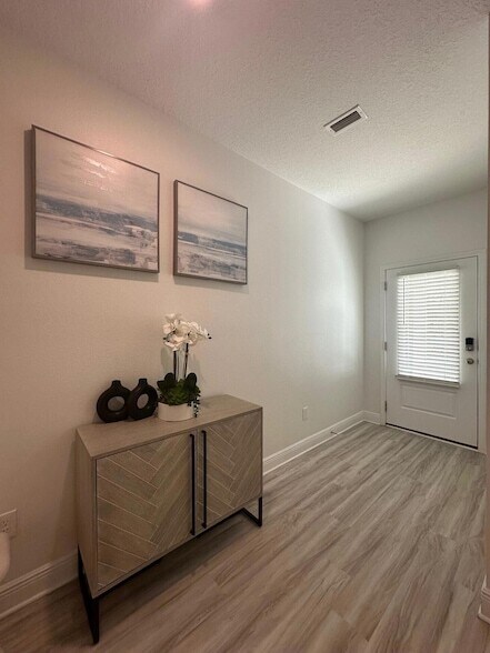 Building Photo - 7 Nest Ln