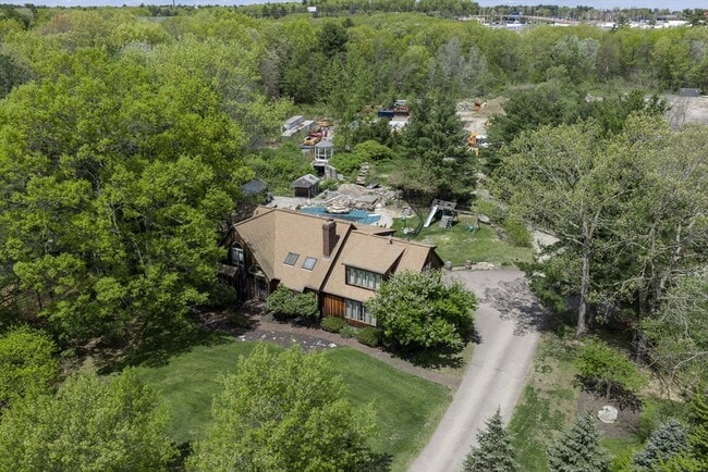 Building Photo - 42 Pine Acres Rd
