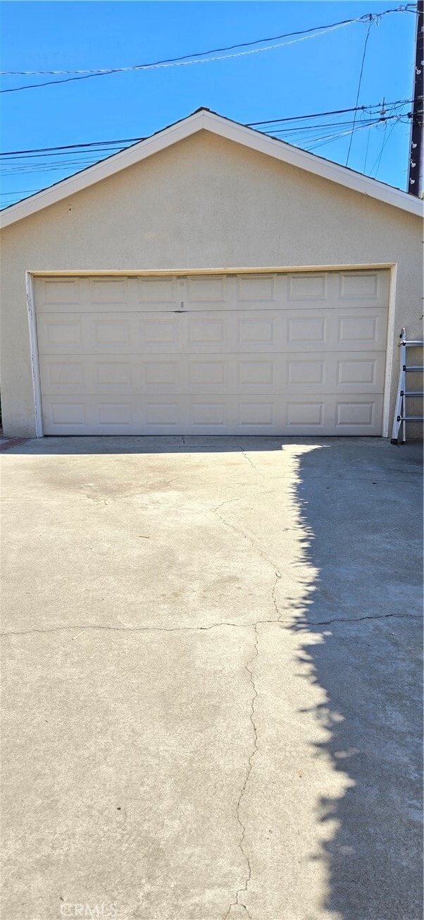 Building Photo - 3244 Hackett Ave