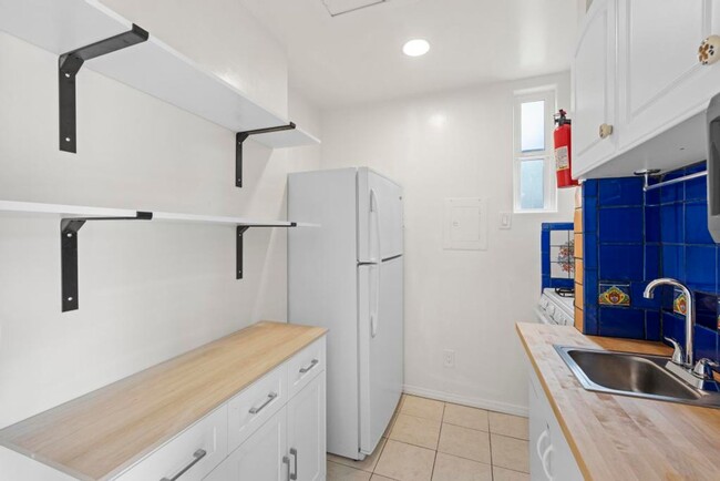 Building Photo - Cozy 2 Bed, 1 Bath Hideaway in Poway