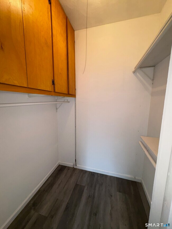 Building Photo - 513 Emmett St