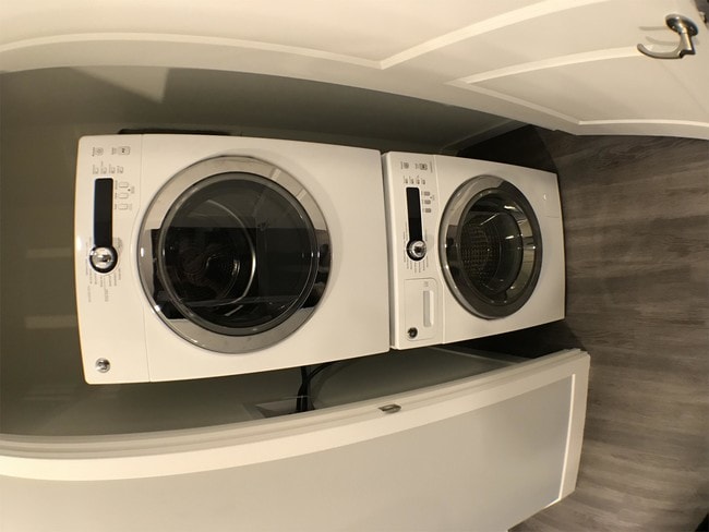 Building Photo - 1671 McCleary Ln