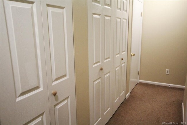 Building Photo - 14 Newtown Rd