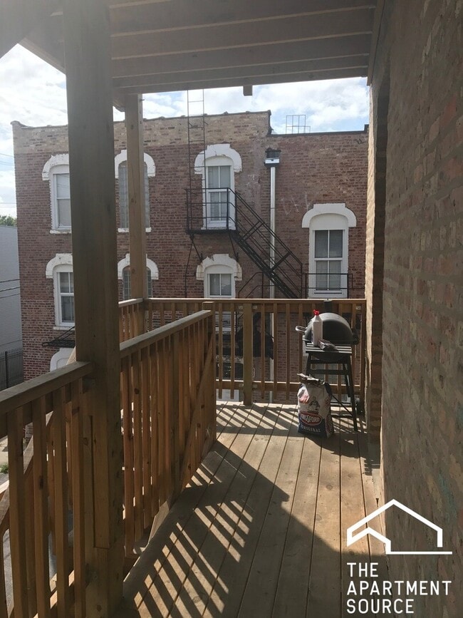 Building Photo - 1919 S Racine Ave