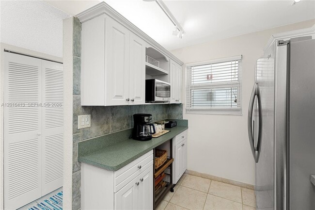 Building Photo - 1391 S Ocean Blvd