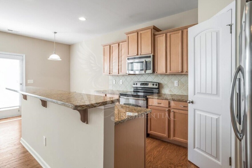 Building Photo - 4430 Hillsgrove Rd