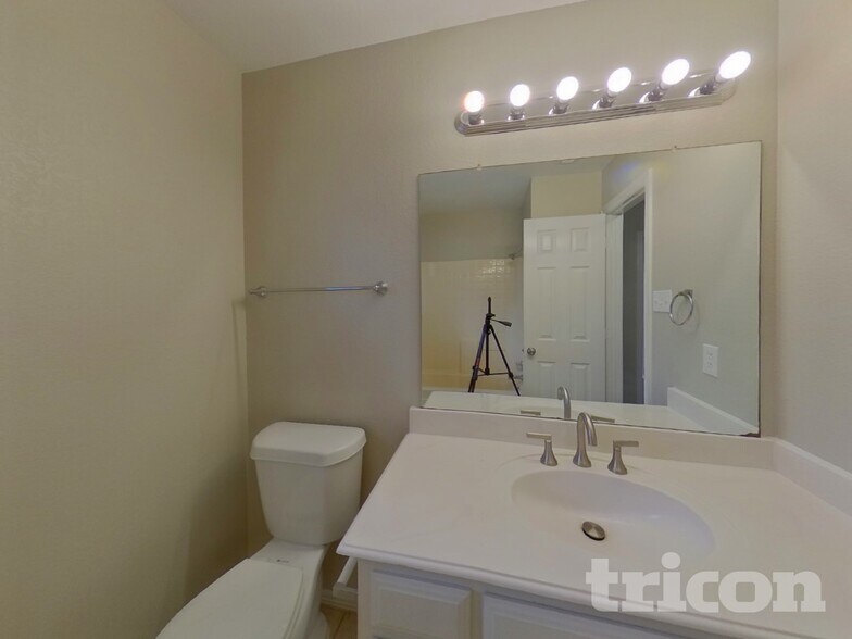 Building Photo - 7501 Ashcroft Cir