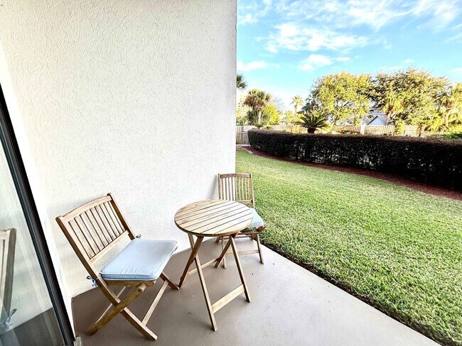 Building Photo - 214 Miracle Strip Pkwy SW