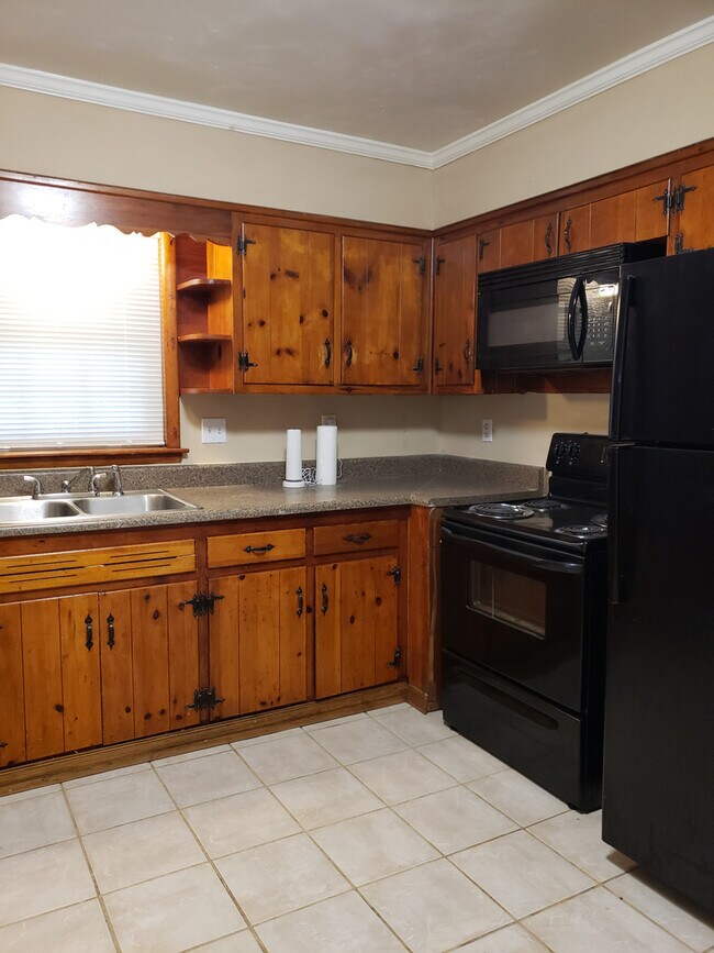 Building Photo - All On One Level - Sylvan Hills Ranch