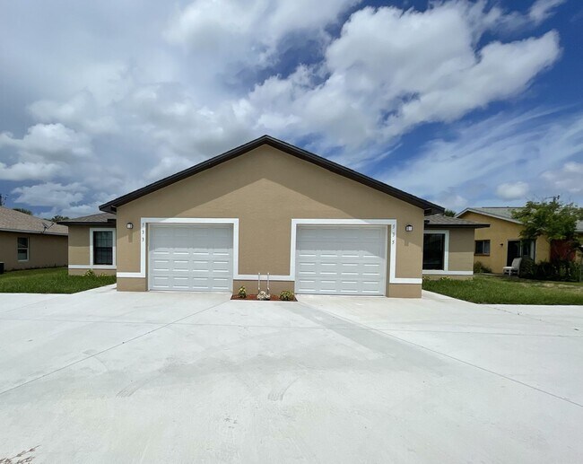 Primary Photo - 533-535 SE 6th Place
