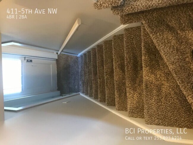 Building Photo - 411-5th Ave NW-