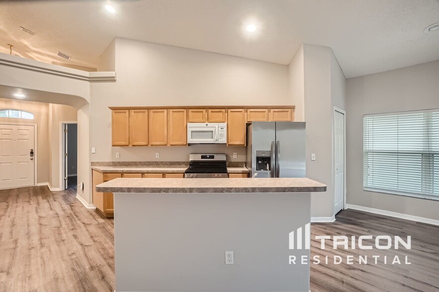 Building Photo - 16631 Fresh Meadow Dr