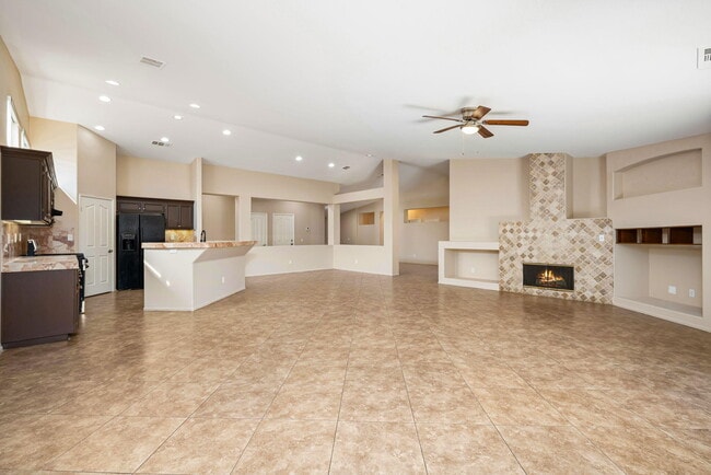 Building Photo - 41250 Doak St