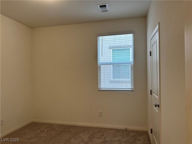 Building Photo - 7006 Sylmar Ave