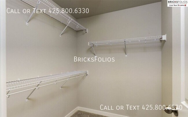 Building Photo - 1052 Banyan St
