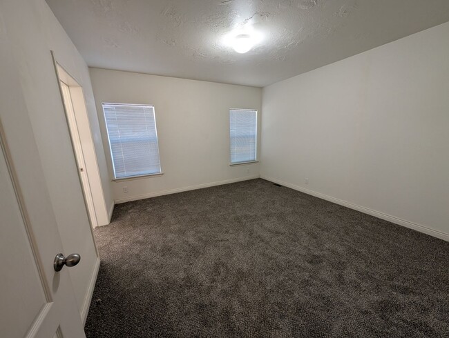 Building Photo - 1120 Linn Way