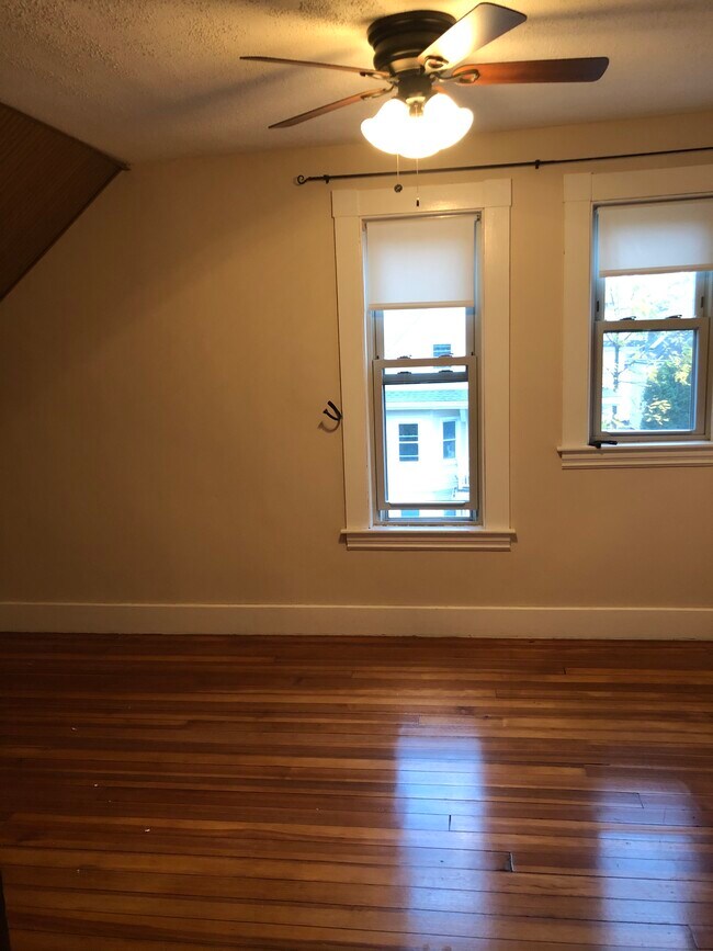 Building Photo - 72 Leicester St