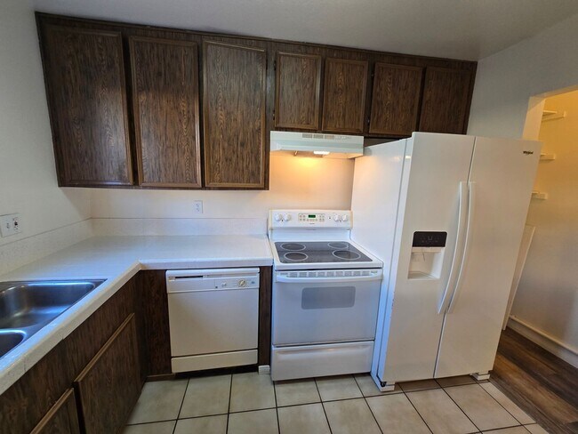 Building Photo - 7474-76 Armstrong Pl