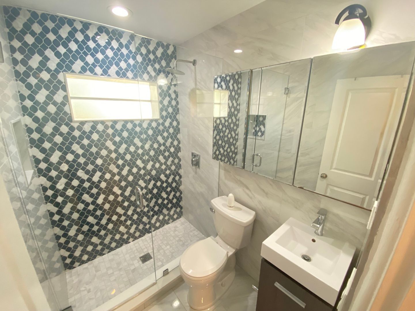 Building Photo - 1001 E Pine St