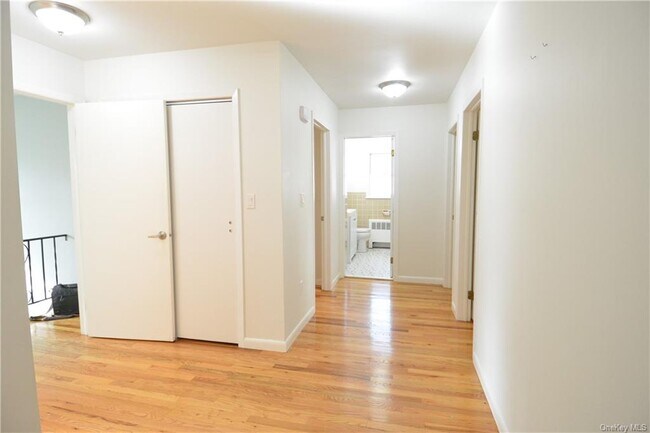 Building Photo - 190 Midland Ave