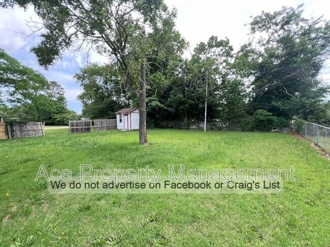 Building Photo - 1543 Bingham Dr