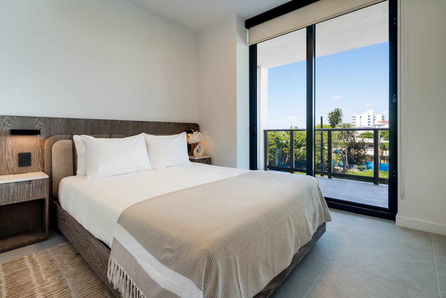 Building Photo - 580 72nd St