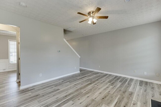 Building Photo - 678 Clairidge Elm Trail SW
