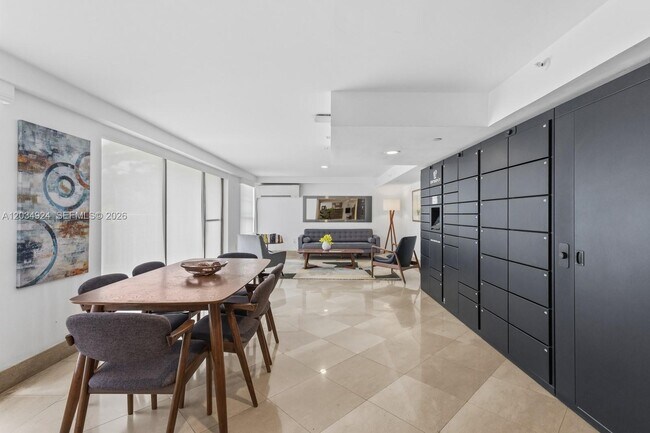 Building Photo - 575 Crandon Blvd