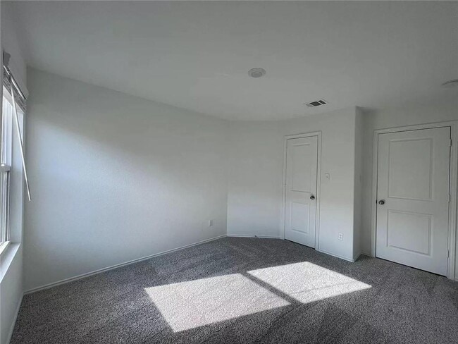 Building Photo - 103 Ulmus St