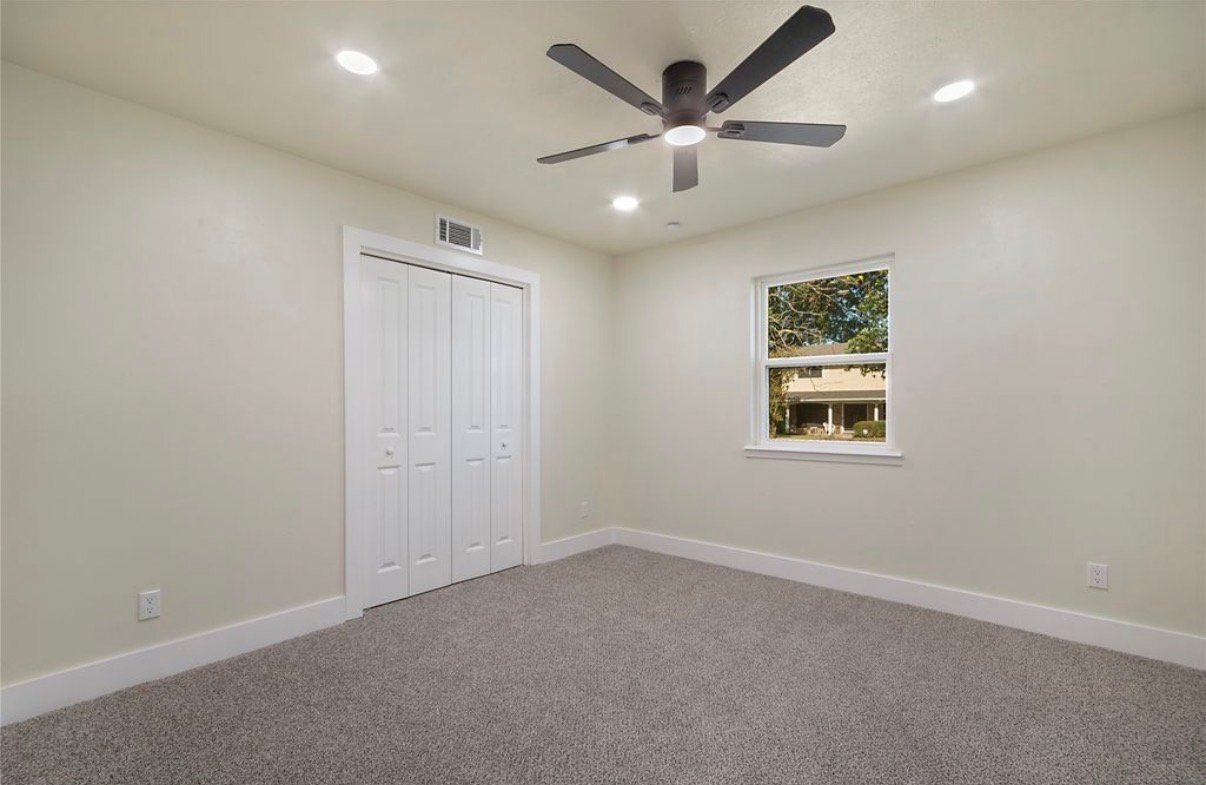 Building Photo - 1212 Willow Glen Dr