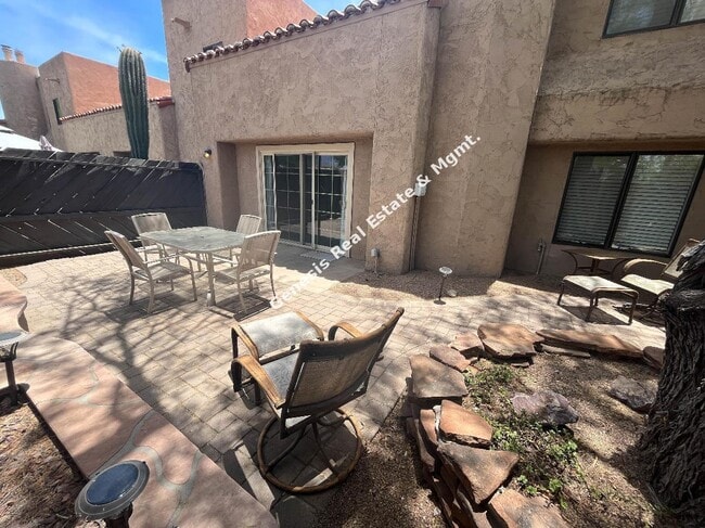 Building Photo - 2bd townhouse in Winterhaven