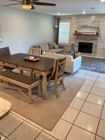 Building Photo - 604 Highcrest Dr