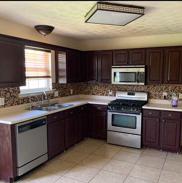 Building Photo - 3005 Malton Dr