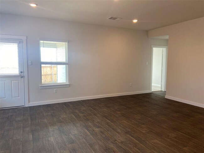 Building Photo - 412 Merriman Rd