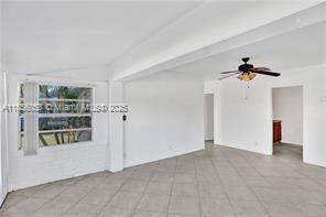 Building Photo - 858 SW 11th Ct
