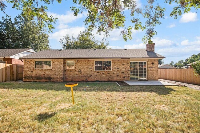 Building Photo - 625 Hawthorne Pl