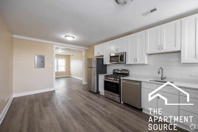 Building Photo - 2807 N Kilbourn Ave