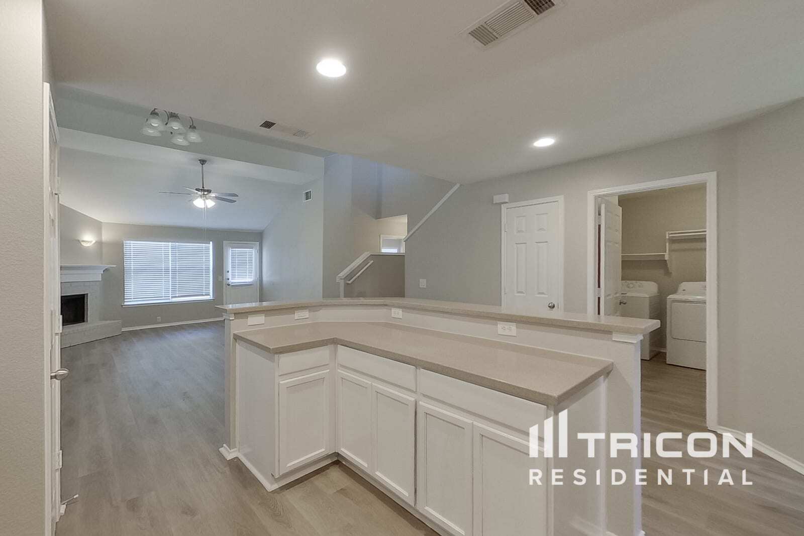 Building Photo - 206 Bison Meadow Dr