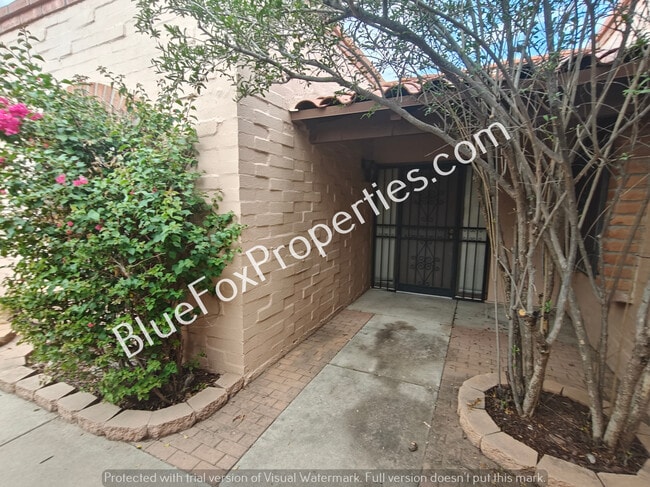 Building Photo - 4227 E Presidio Rd