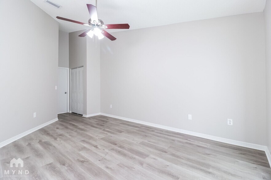Building Photo - 7629 Tamarind Ave