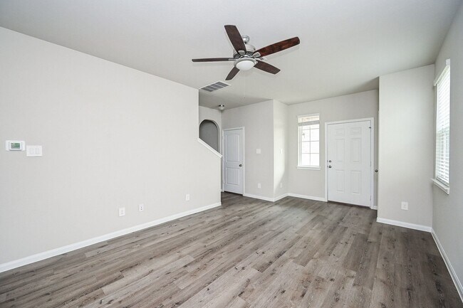 Building Photo - 2710 Hoffman Ln